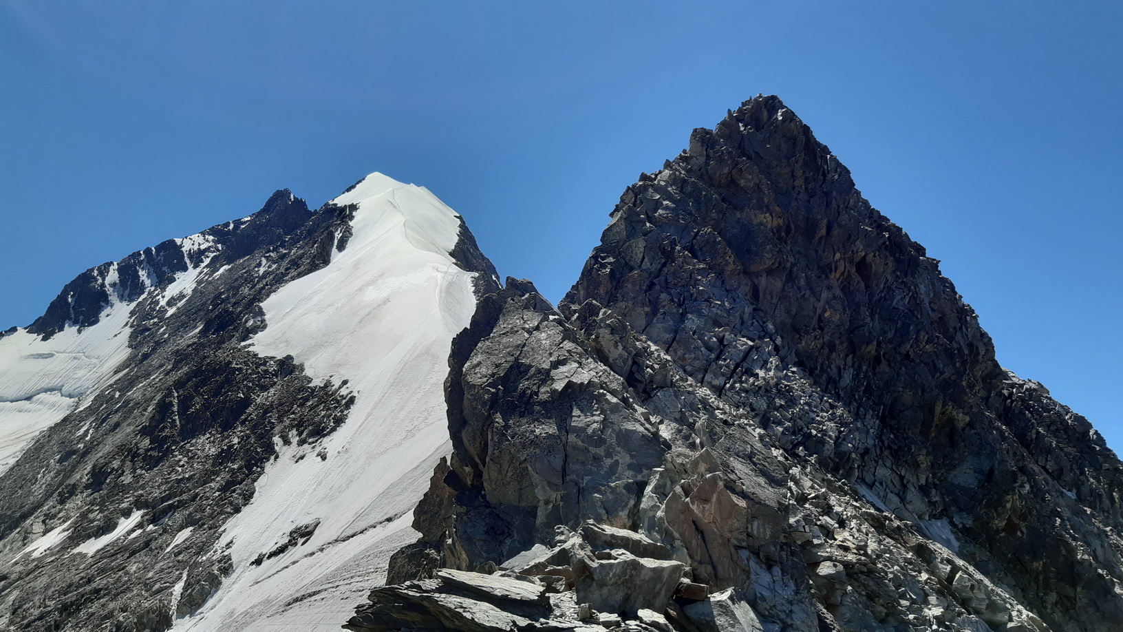 v pozadí už vidieť Biancograt v_pozadí_už_vidieť_Biancograt